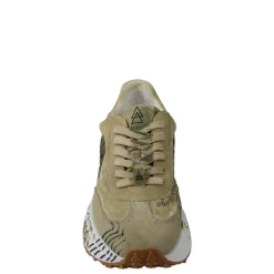 ELENA IACHI sneakers space
